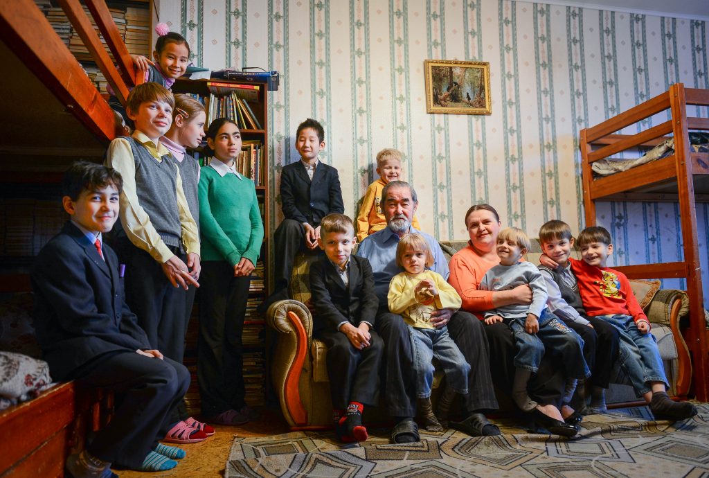 Многодетные семьи будут оформлять соцвыплаты в электронном виде. Фото: архив, "Вечерняя Москва"